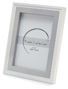 Plastic picture frame